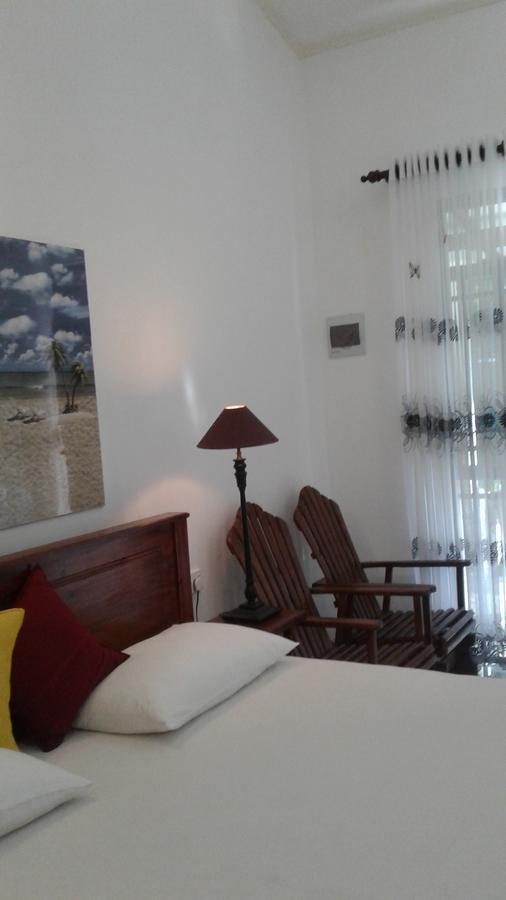 Hotel Ceylonika Rest à Bentota Extérieur photo